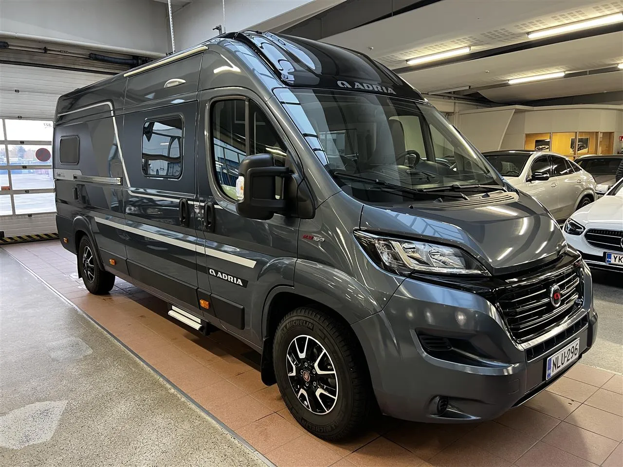 Adria TWIN SUPREME NLU-296 carousel image