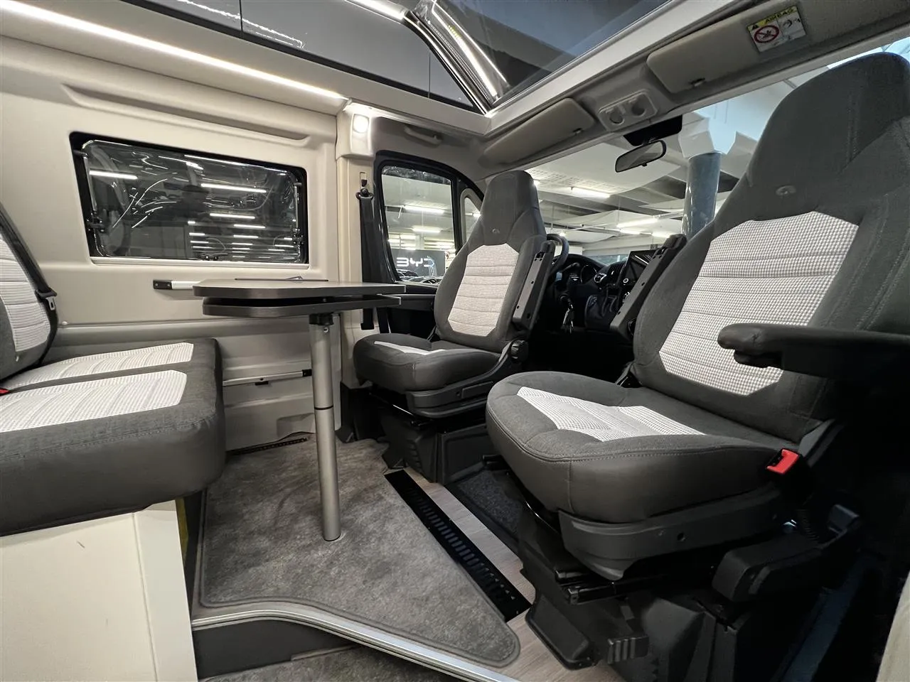 Adria TWIN SUPREME NLU-296 carousel image