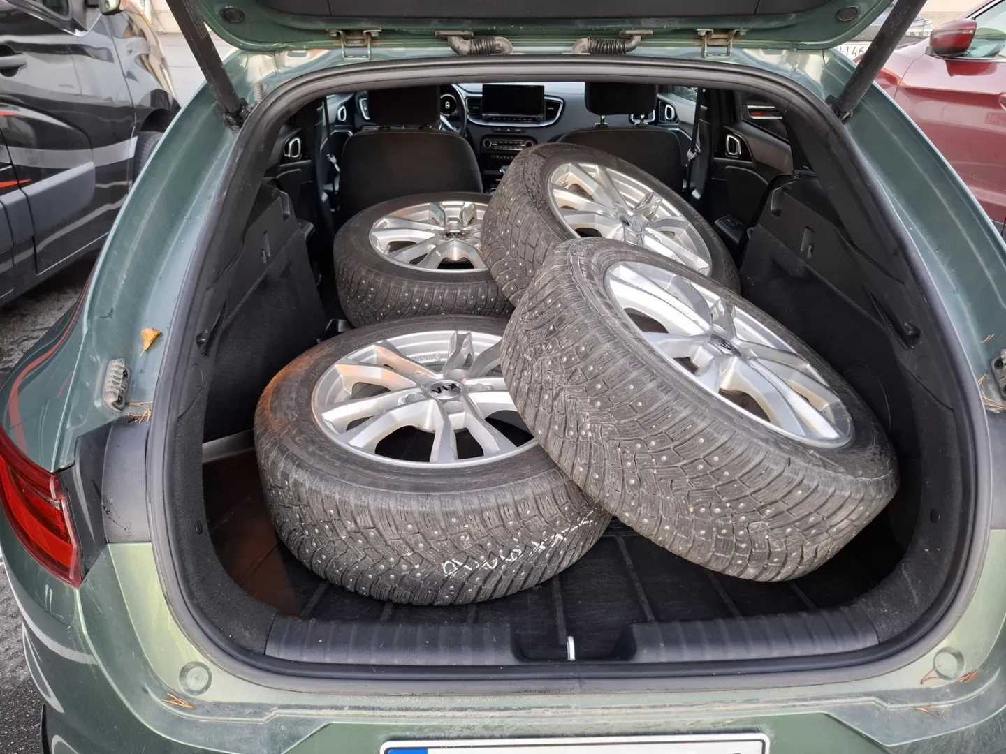 KIA ProCeed YKX-936 carousel image