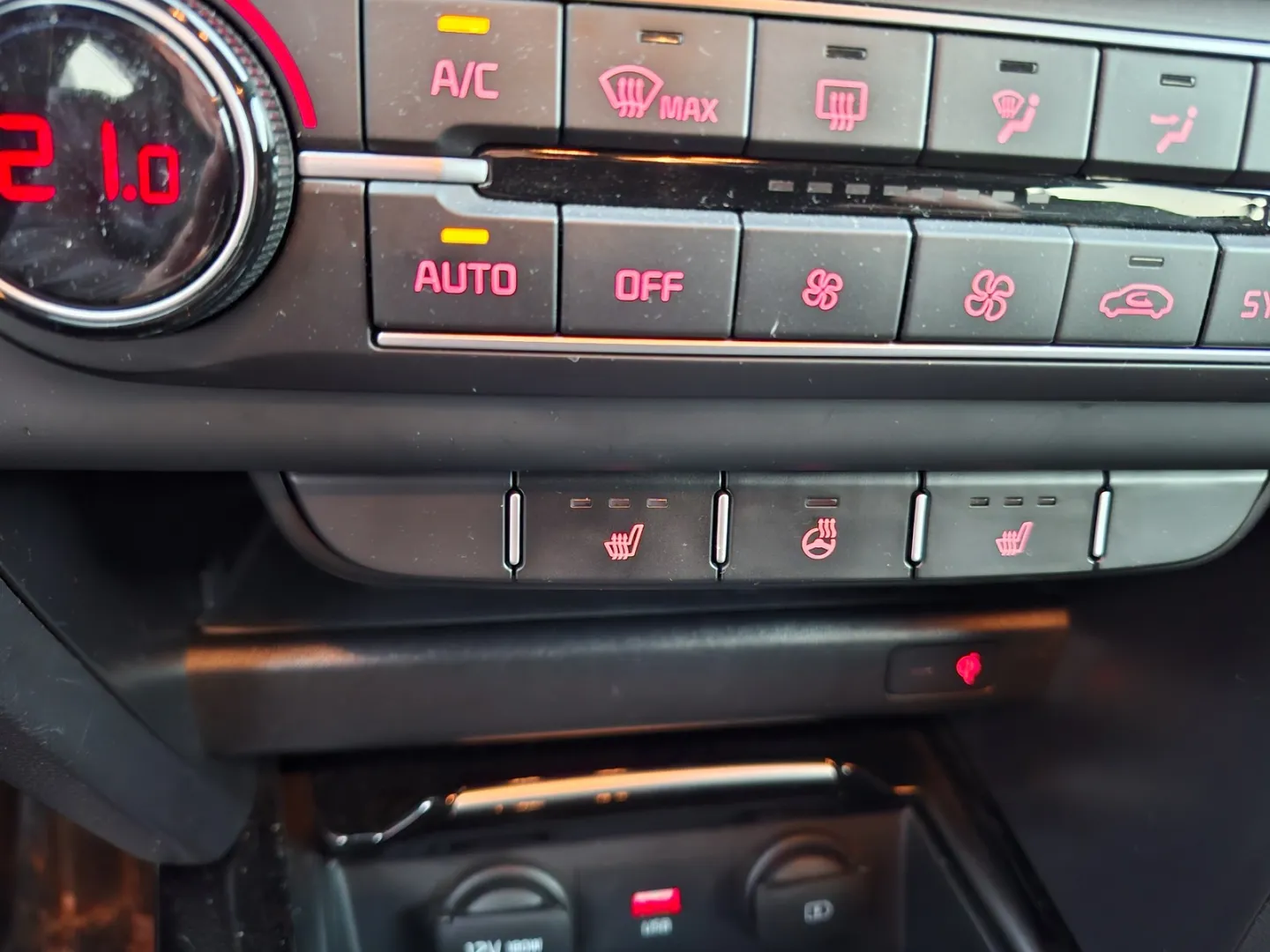 KIA ProCeed YKX-936 carousel image