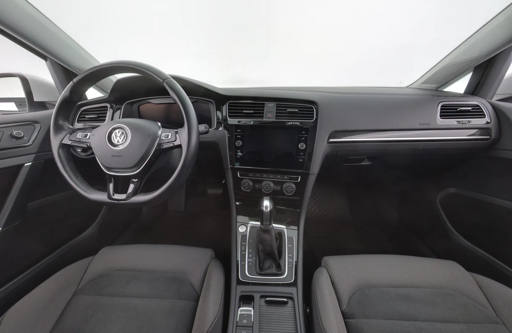 VOLKSWAGEN Golf FNZ-968 carousel image