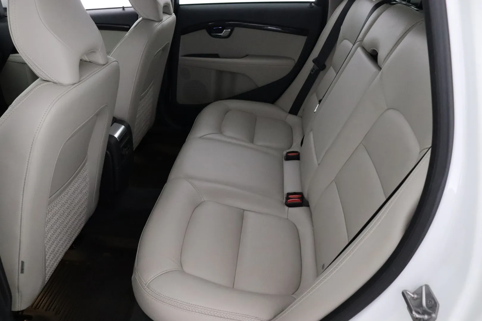 VOLVO XC70 OUS-871 carousel image