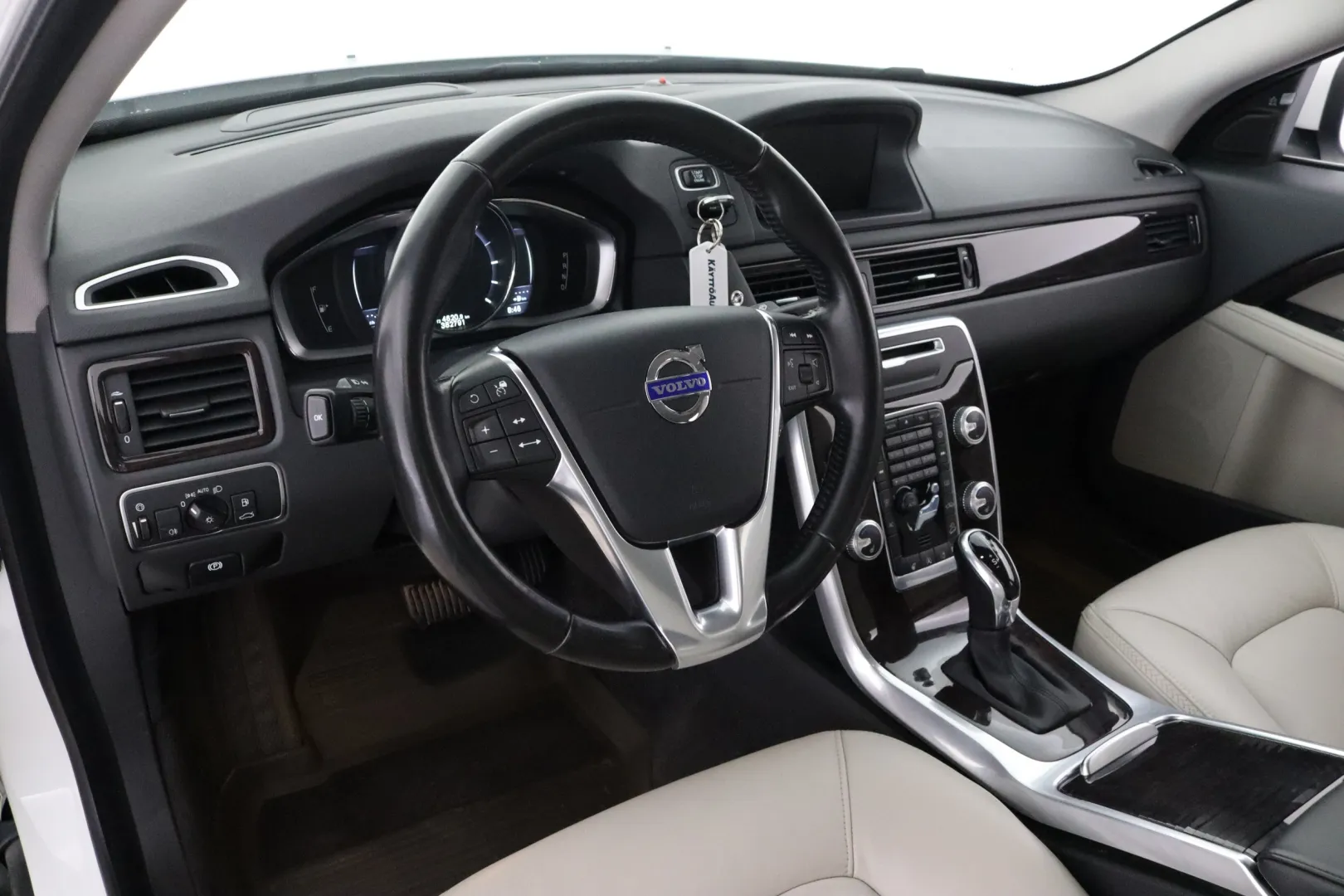 VOLVO XC70 OUS-871 carousel image