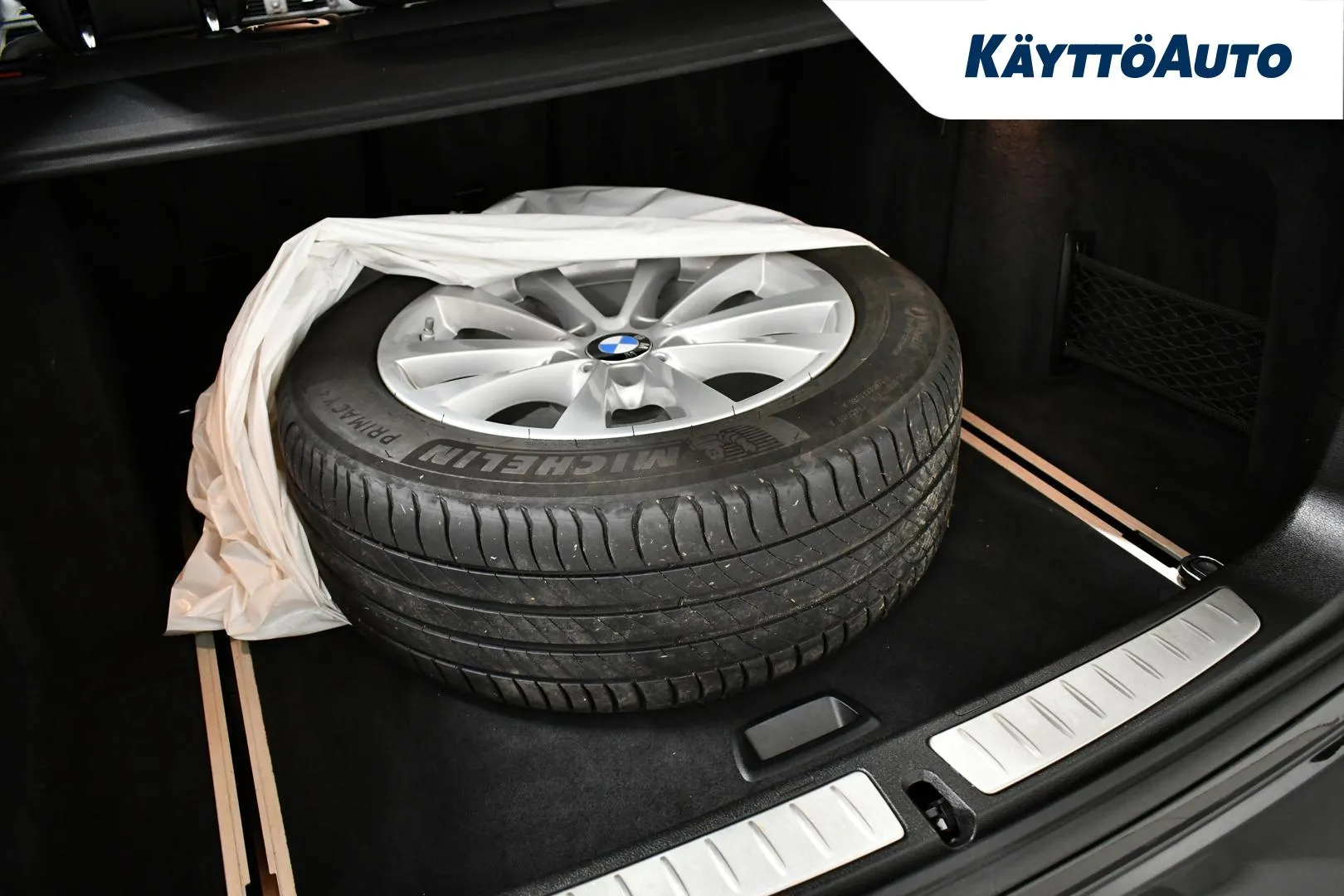 BMW 320 Gran Turismo MNK-309 carousel image