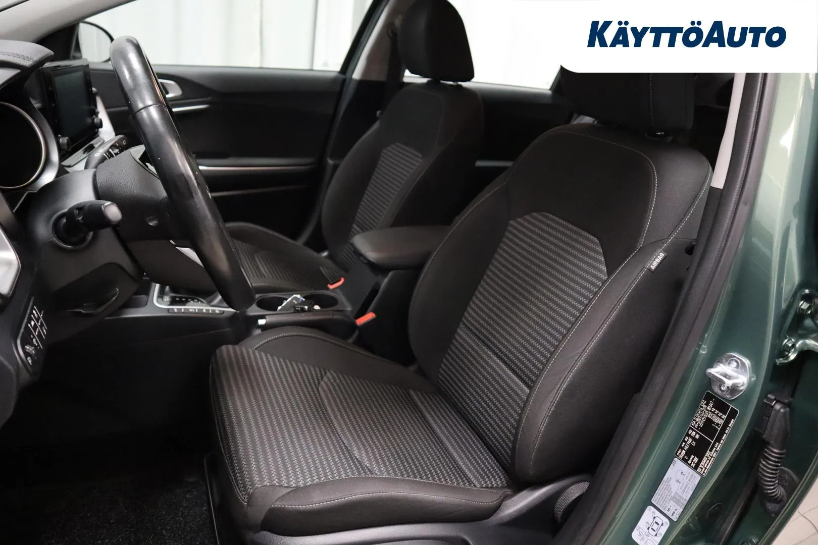 KIA Ceed FRI-528 carousel image