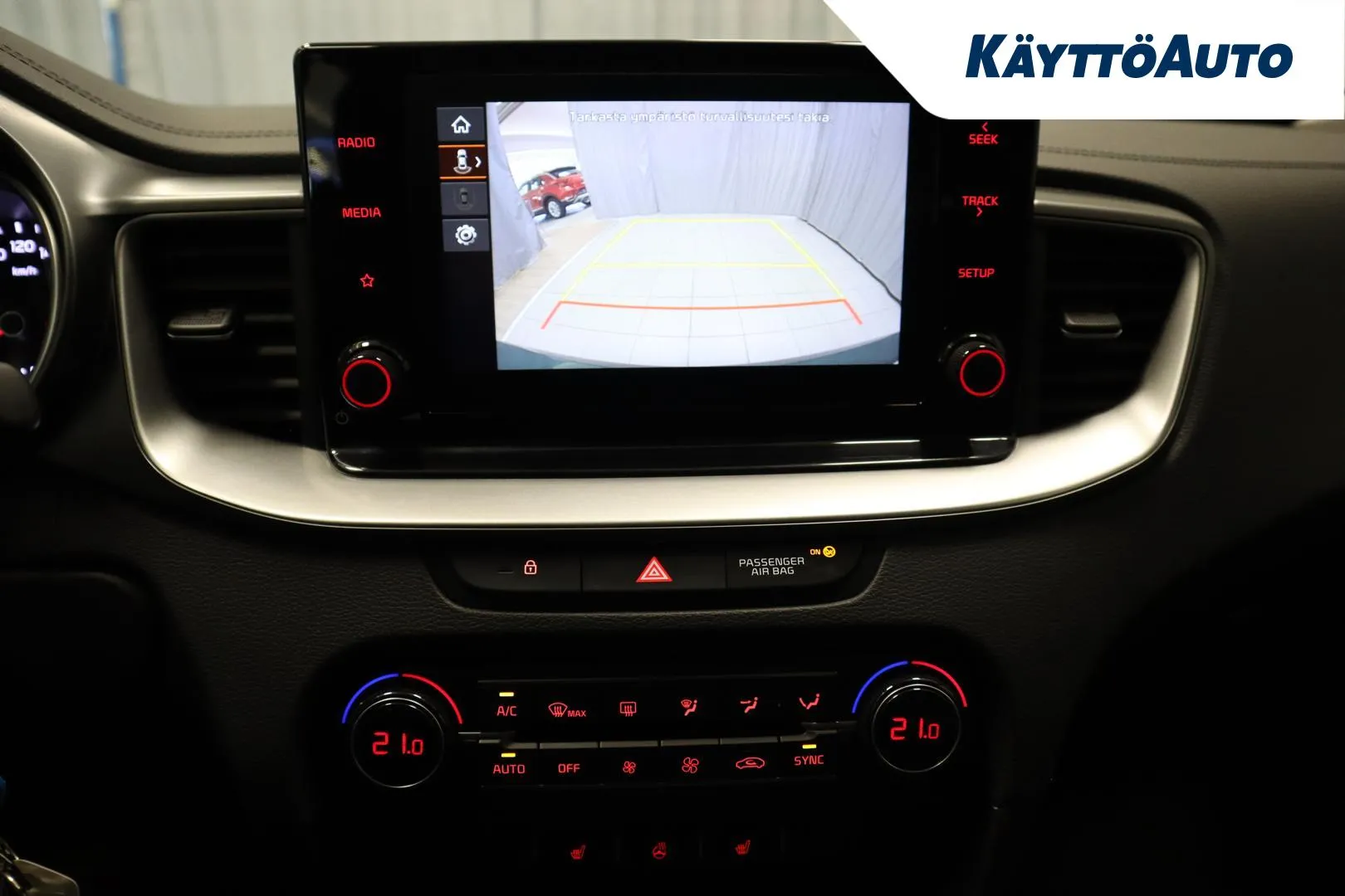 KIA Ceed FRI-528 carousel image