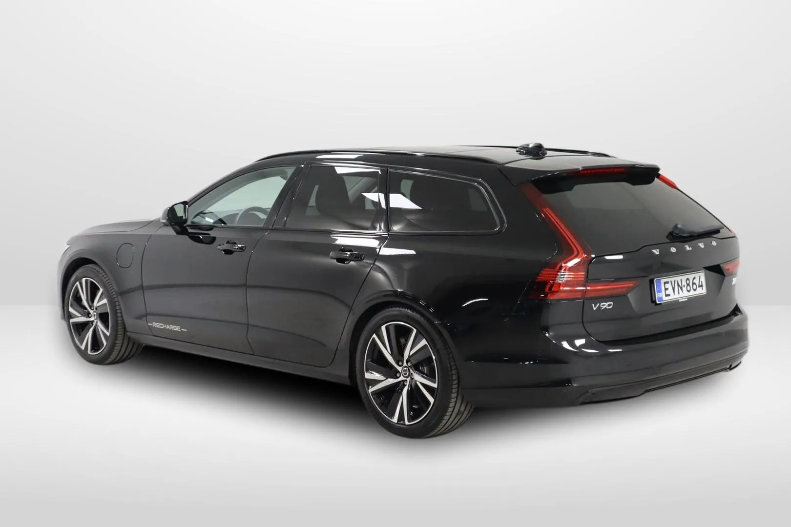 VOLVO V90 EVN-864 carousel image