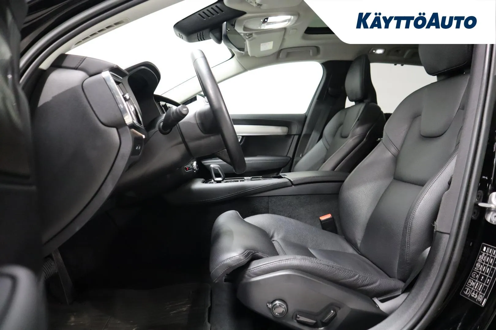 VOLVO V90 EVN-864 carousel image