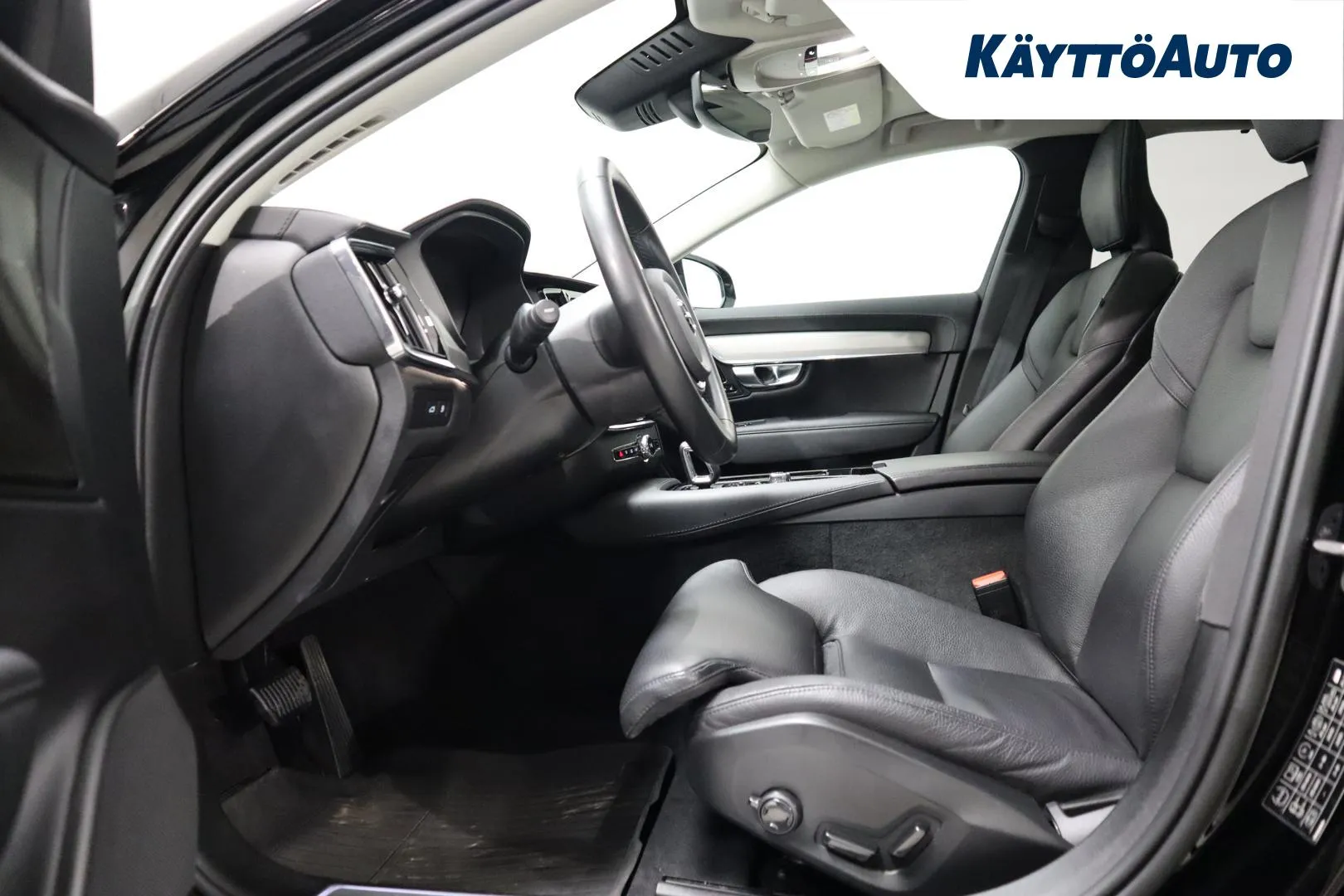 VOLVO V90 EVN-864 carousel image