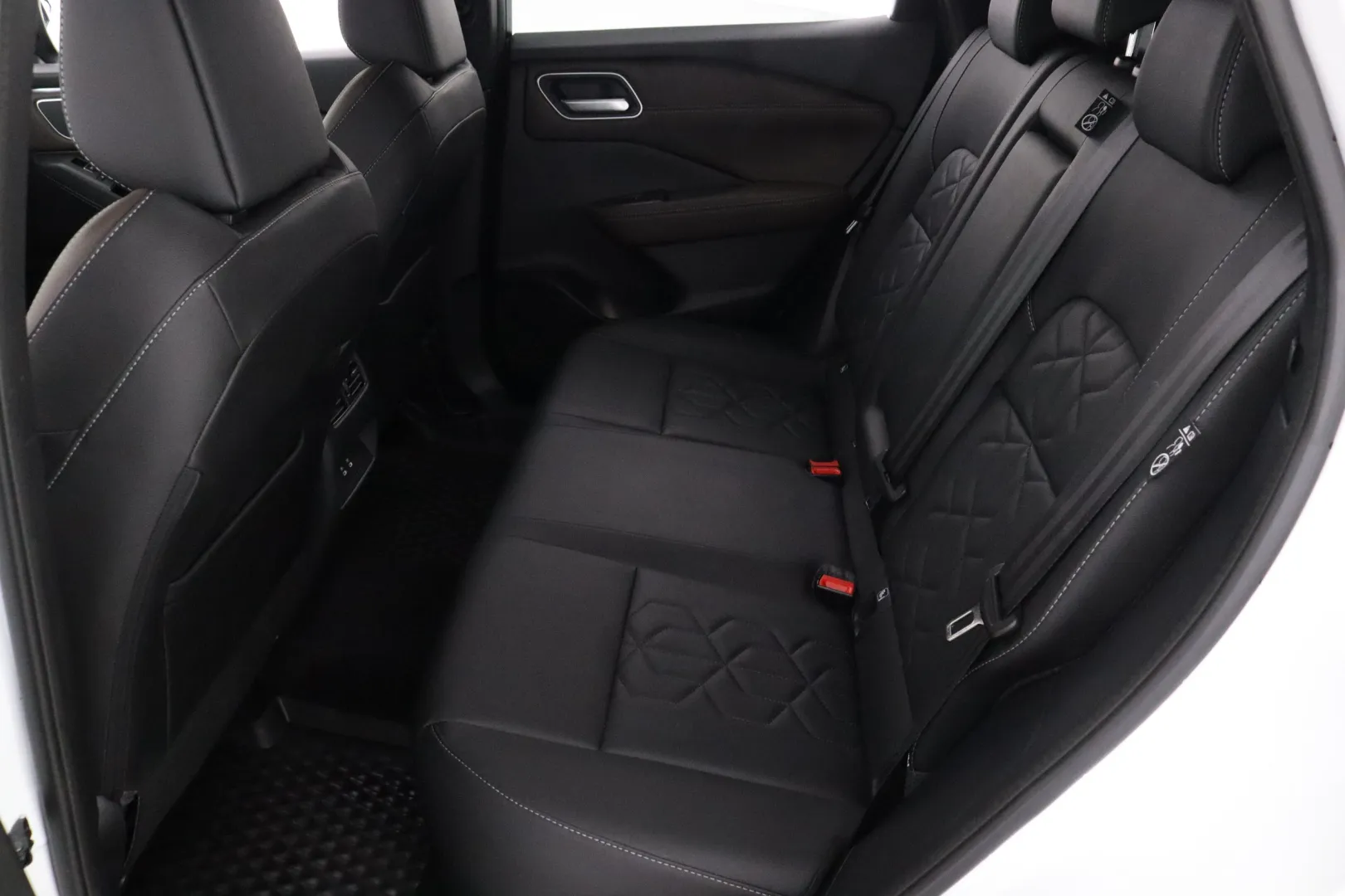 Nissan Qashqai KVX-371 carousel image