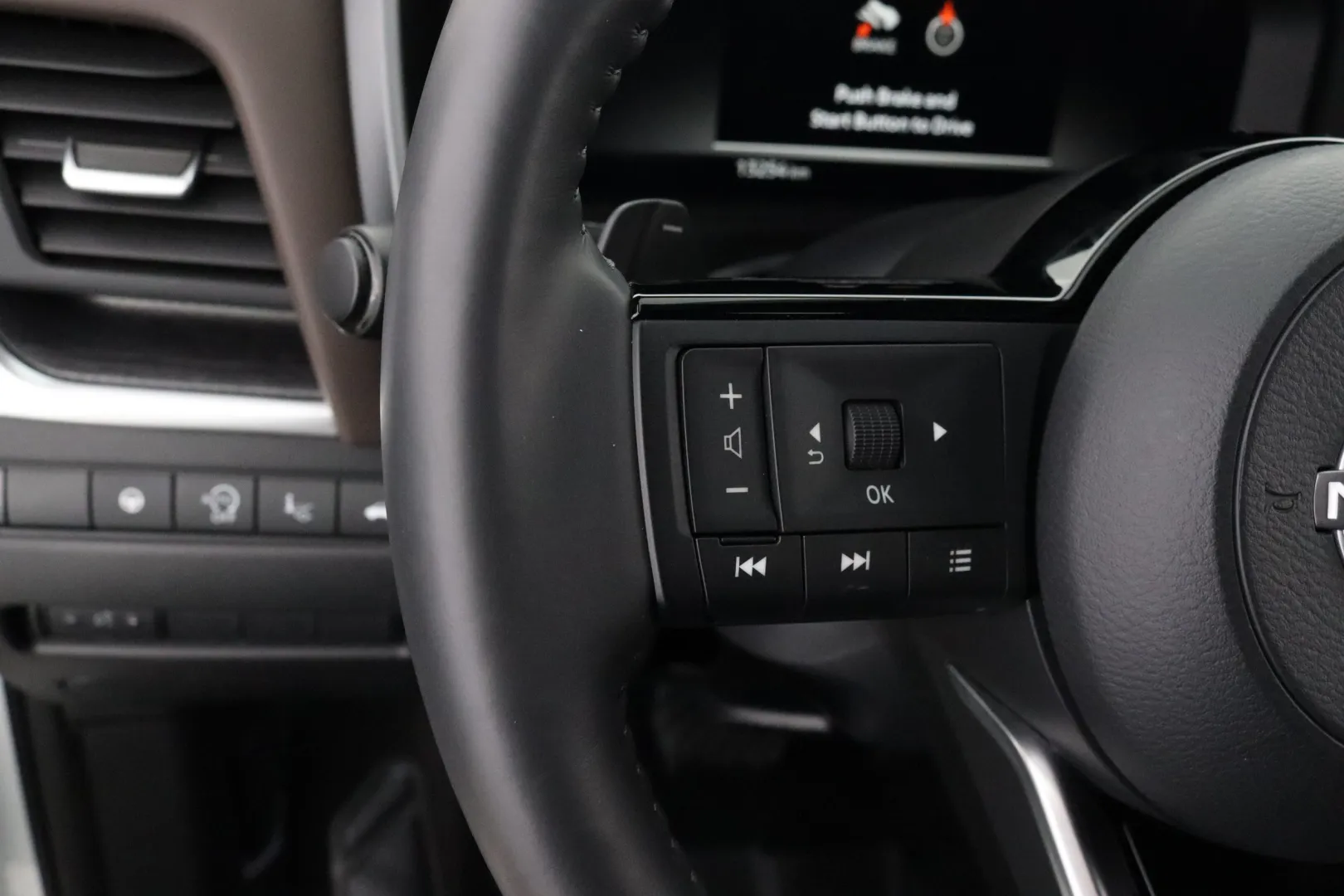Nissan Qashqai KVX-371 carousel image