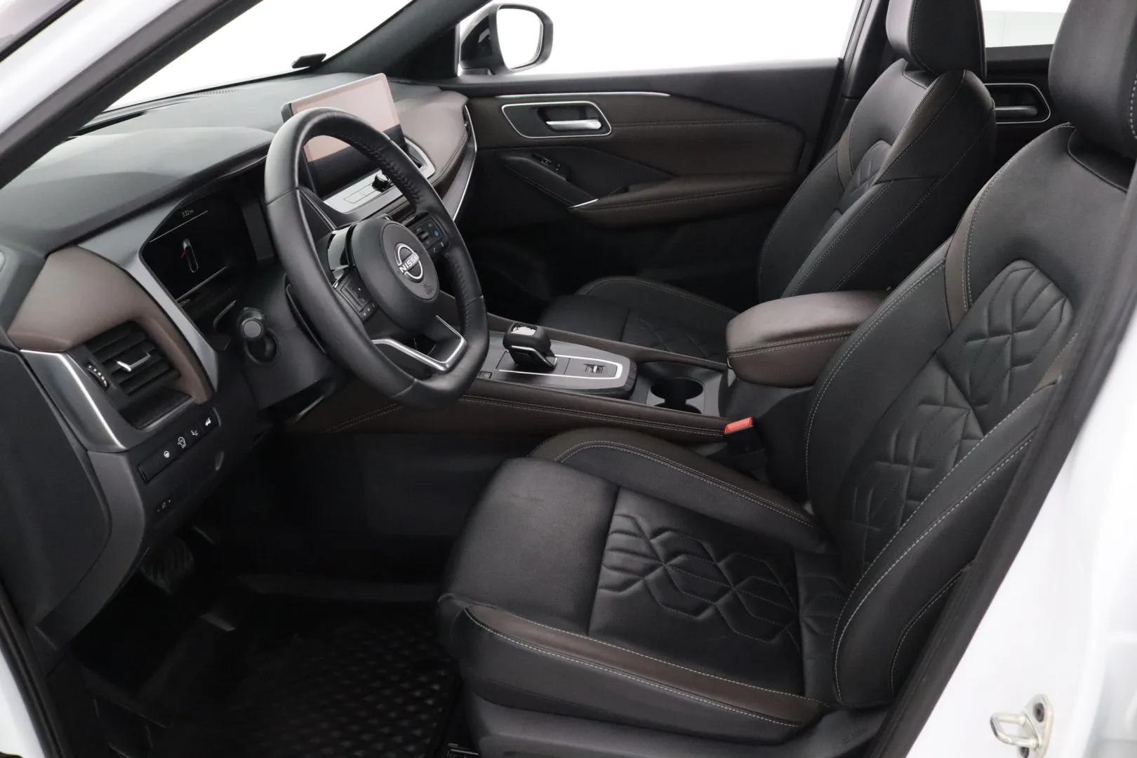 Nissan Qashqai KVX-371 carousel image