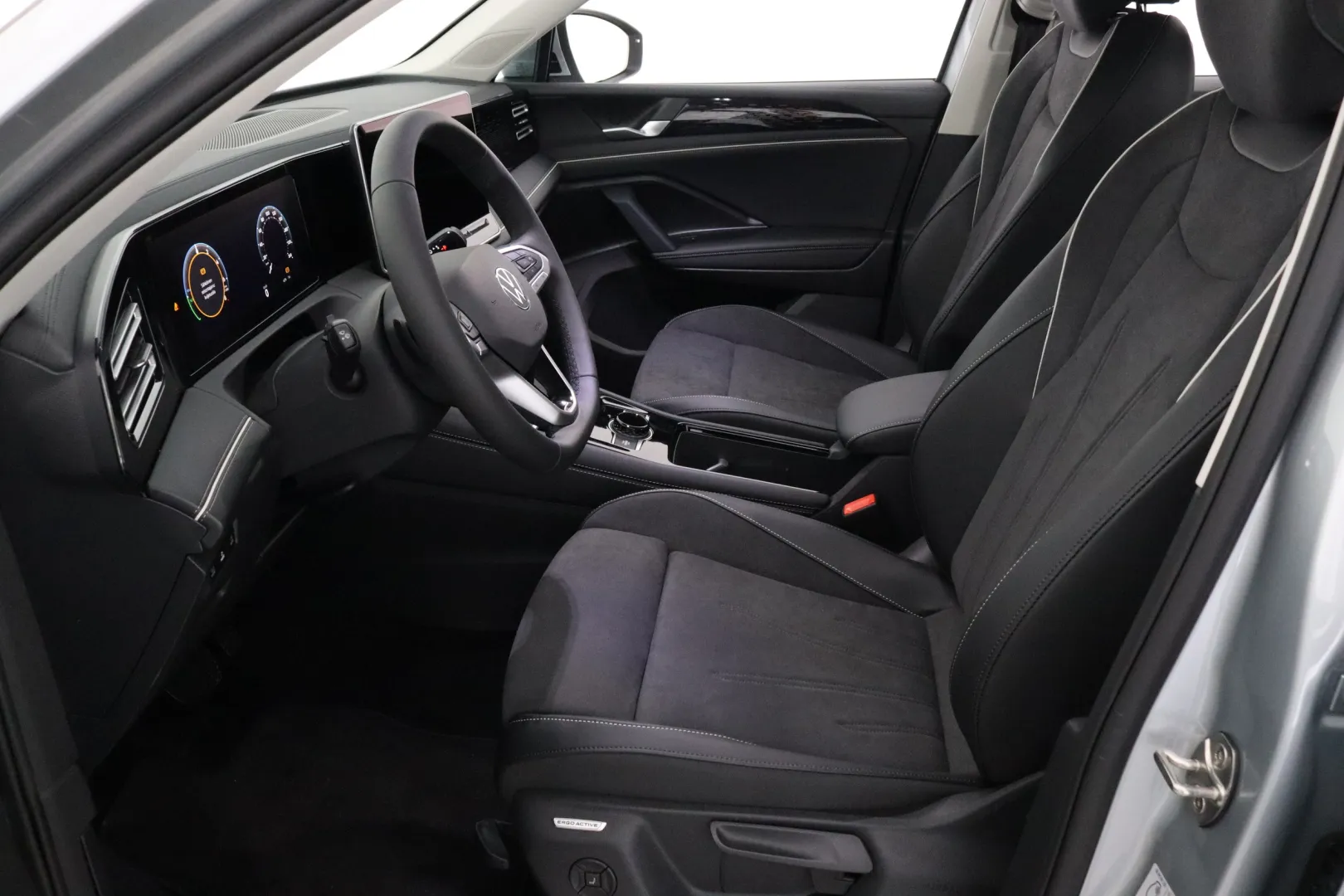 Volkswagen Tiguan ISV-374 carousel image
