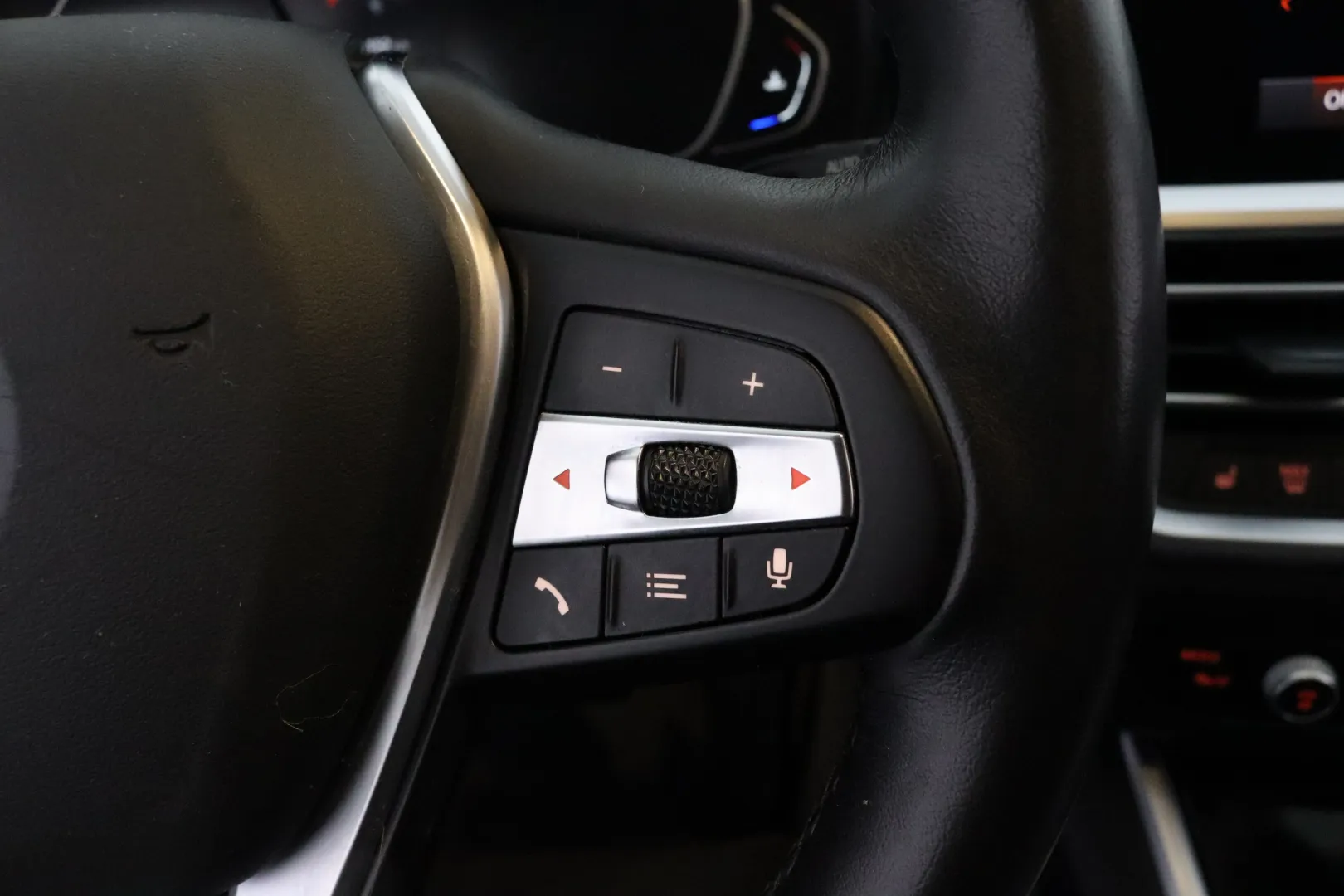 BMW 320 FPR-432 carousel image