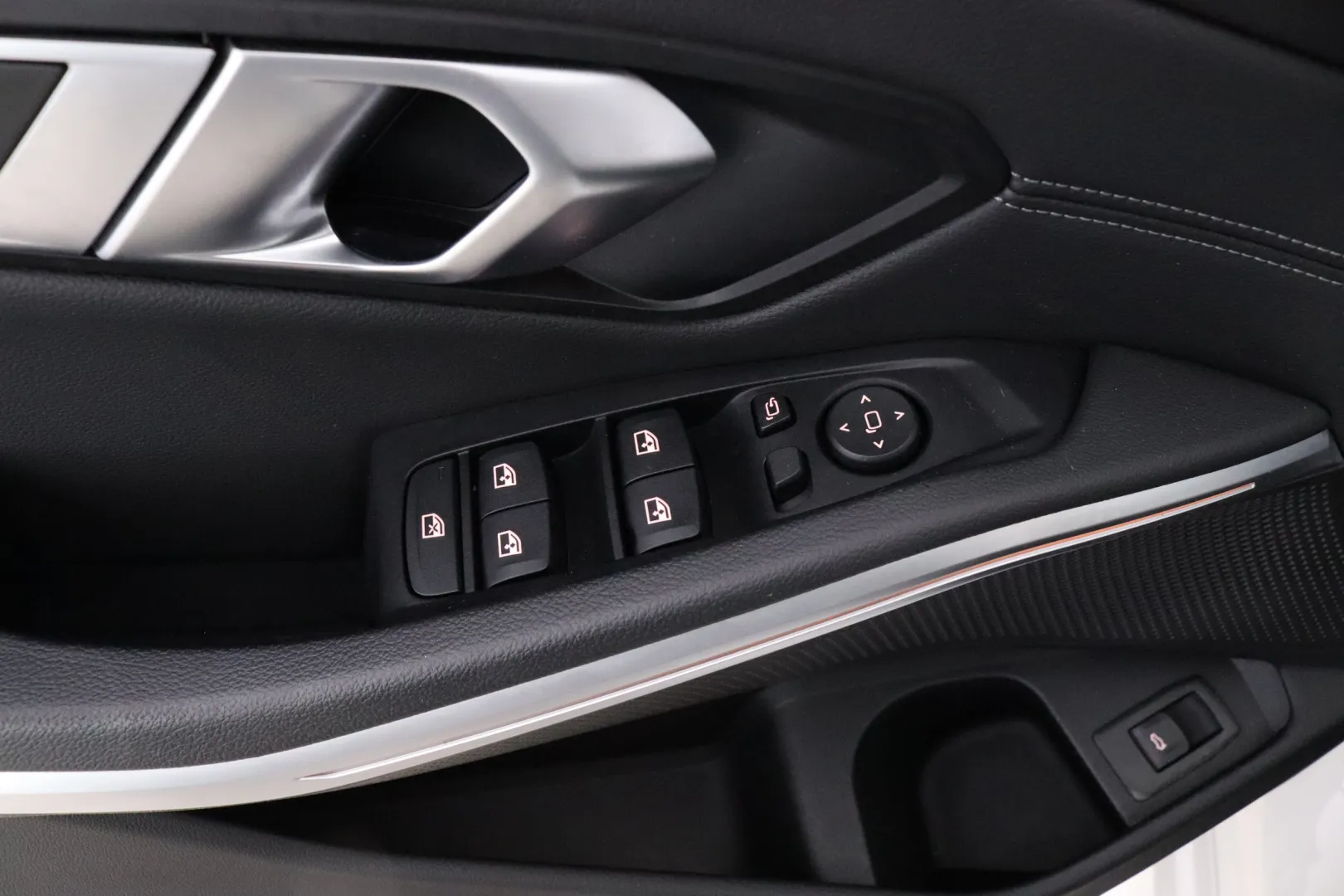 BMW 320 FPR-432 carousel image