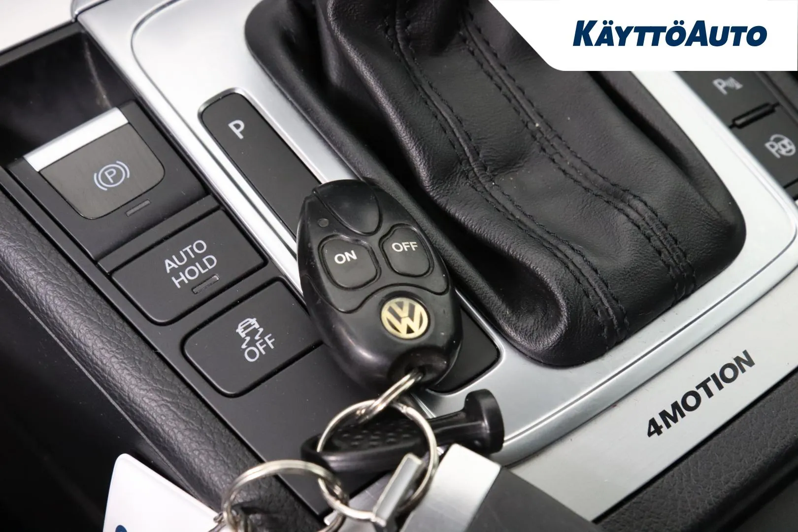 Volkswagen Passat UTG-897 carousel image