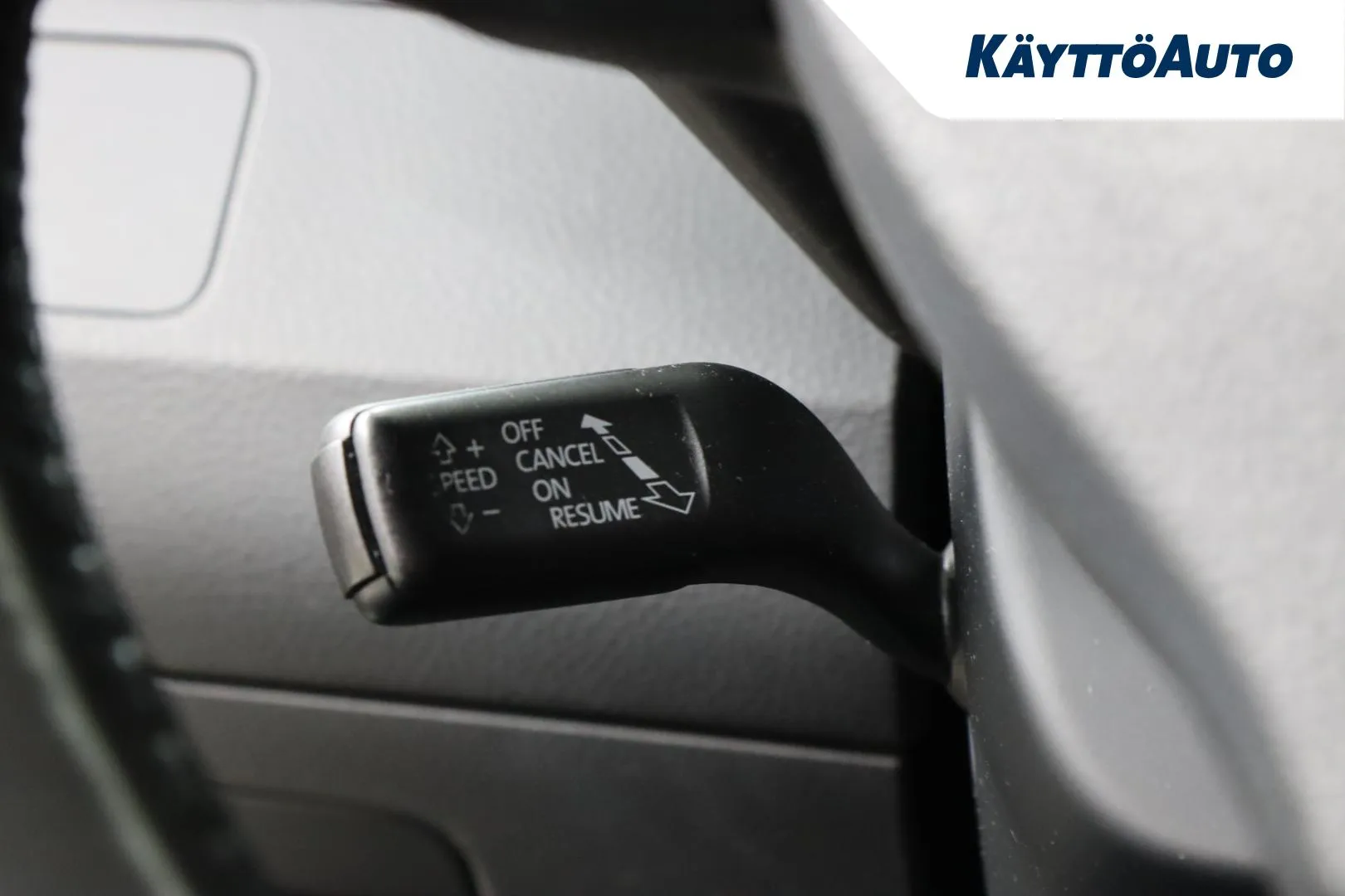 Volkswagen Passat UTG-897 carousel image