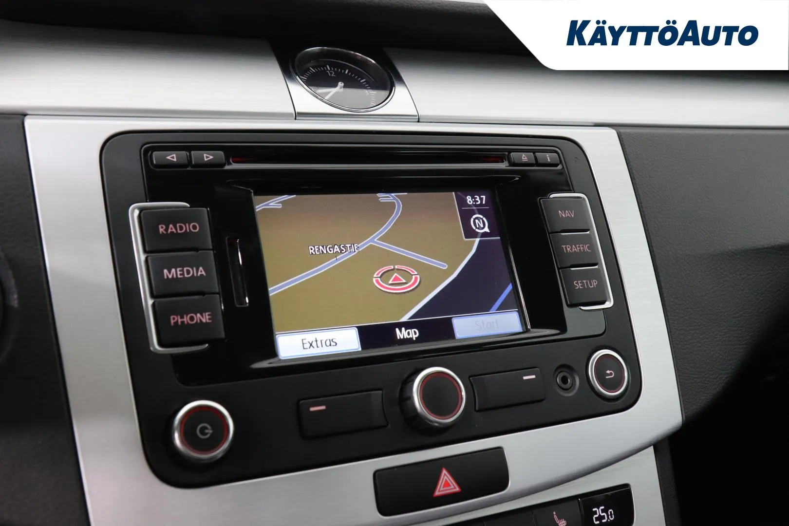 Volkswagen Passat UTG-897 carousel image