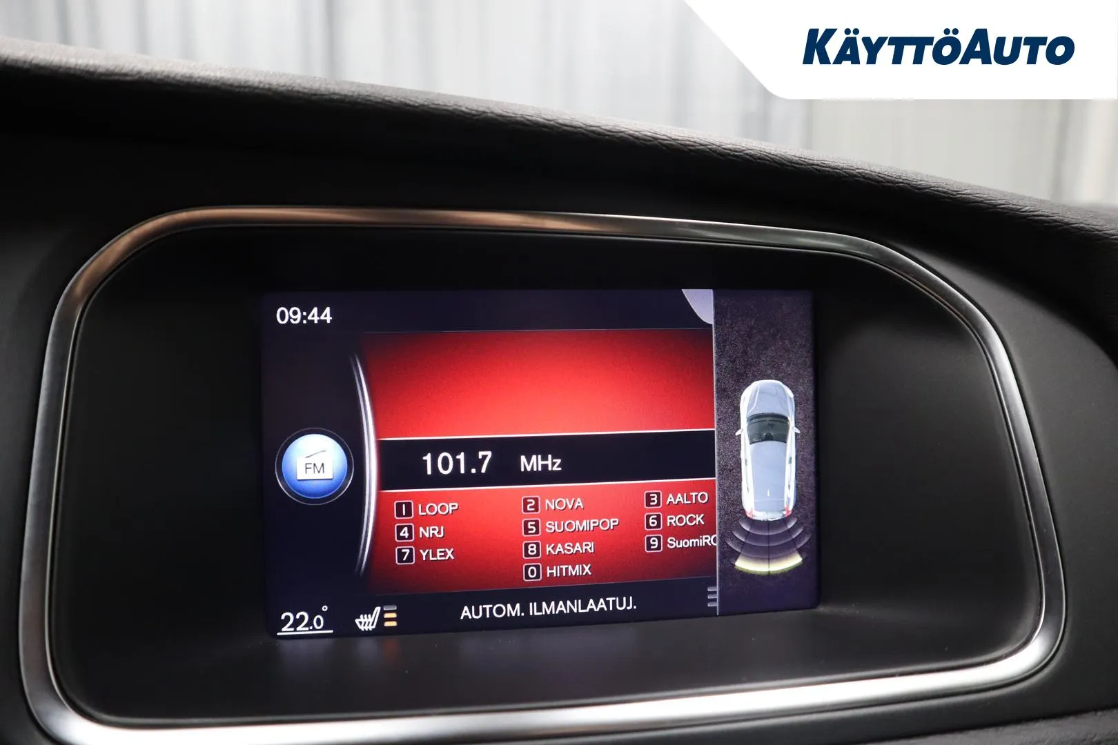 VOLVO V40 FNB-249 carousel image