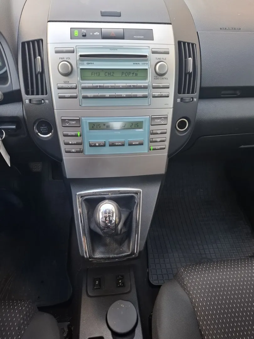 TOYOTA Corolla Verso FJA-732 carousel image