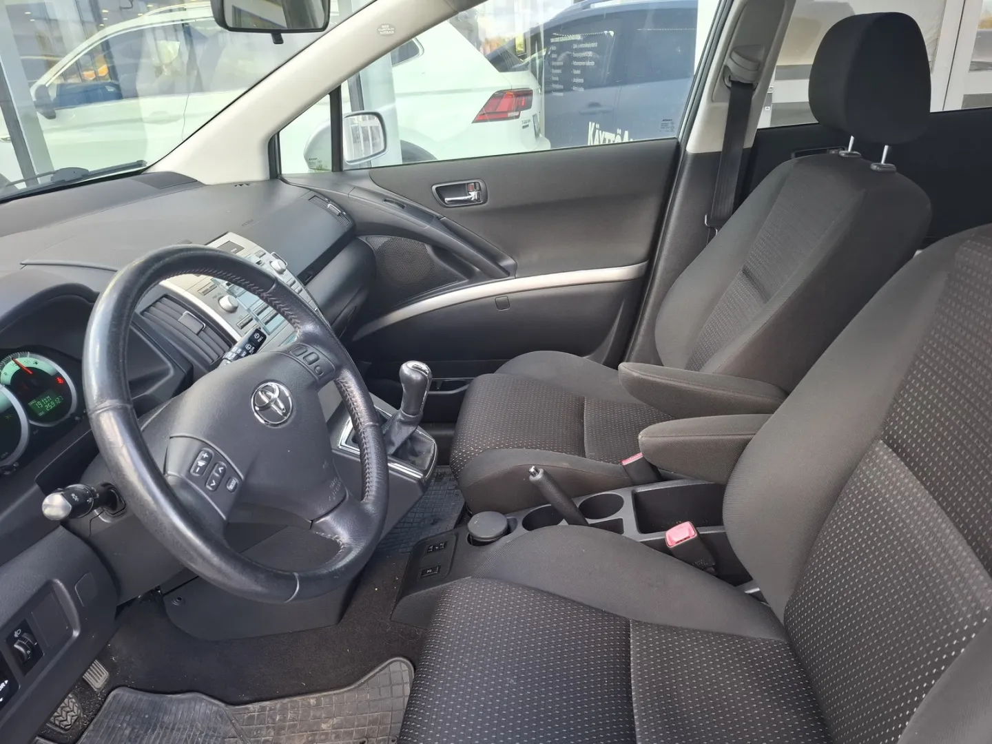 TOYOTA Corolla Verso FJA-732 carousel image
