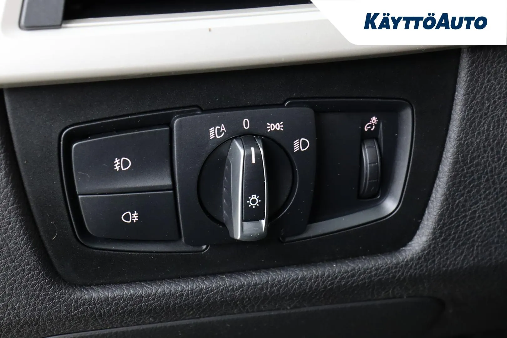 BMW 318 CKK-329 carousel image