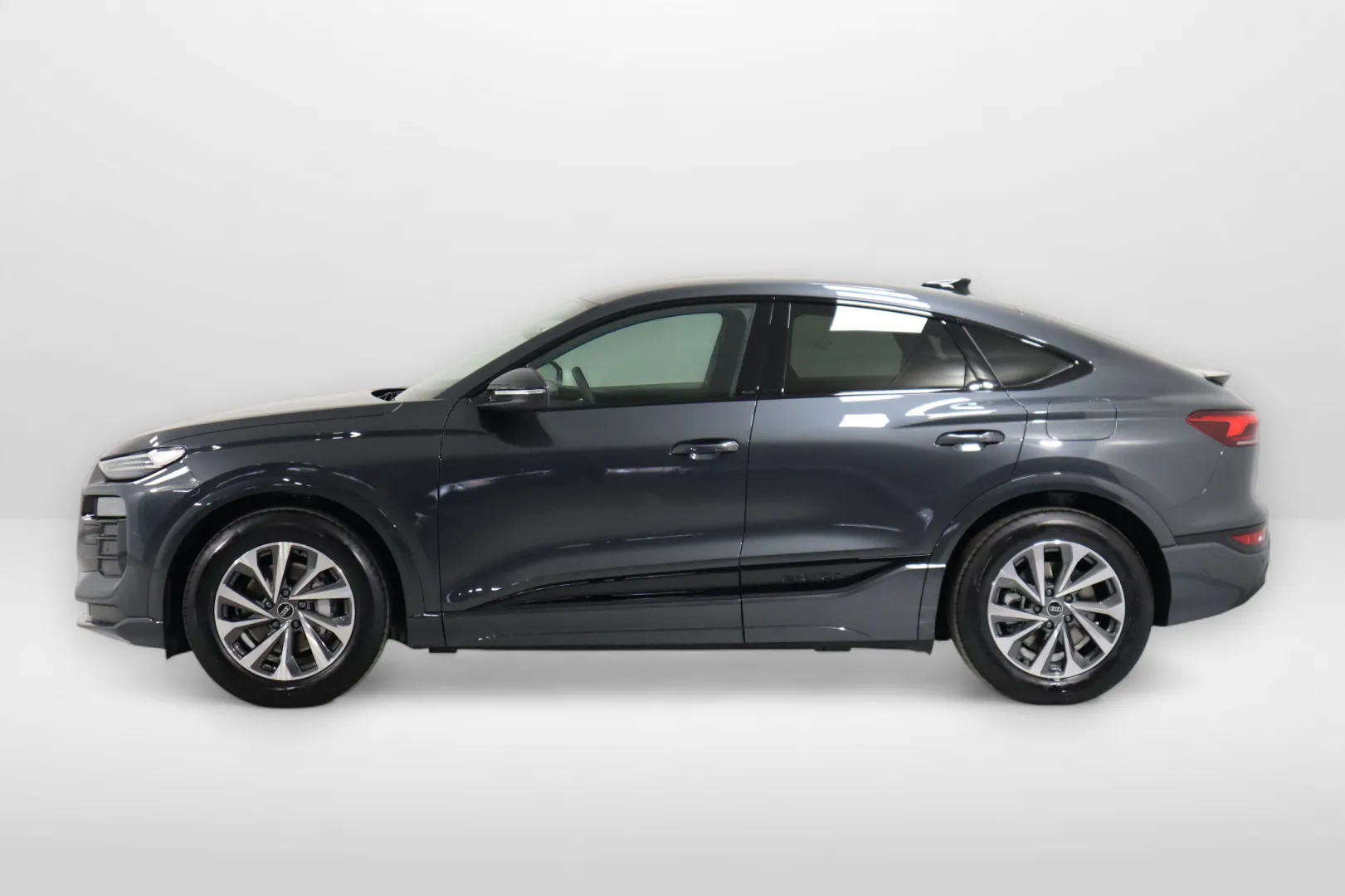 Audi Q6 e-tron IST-453 carousel image