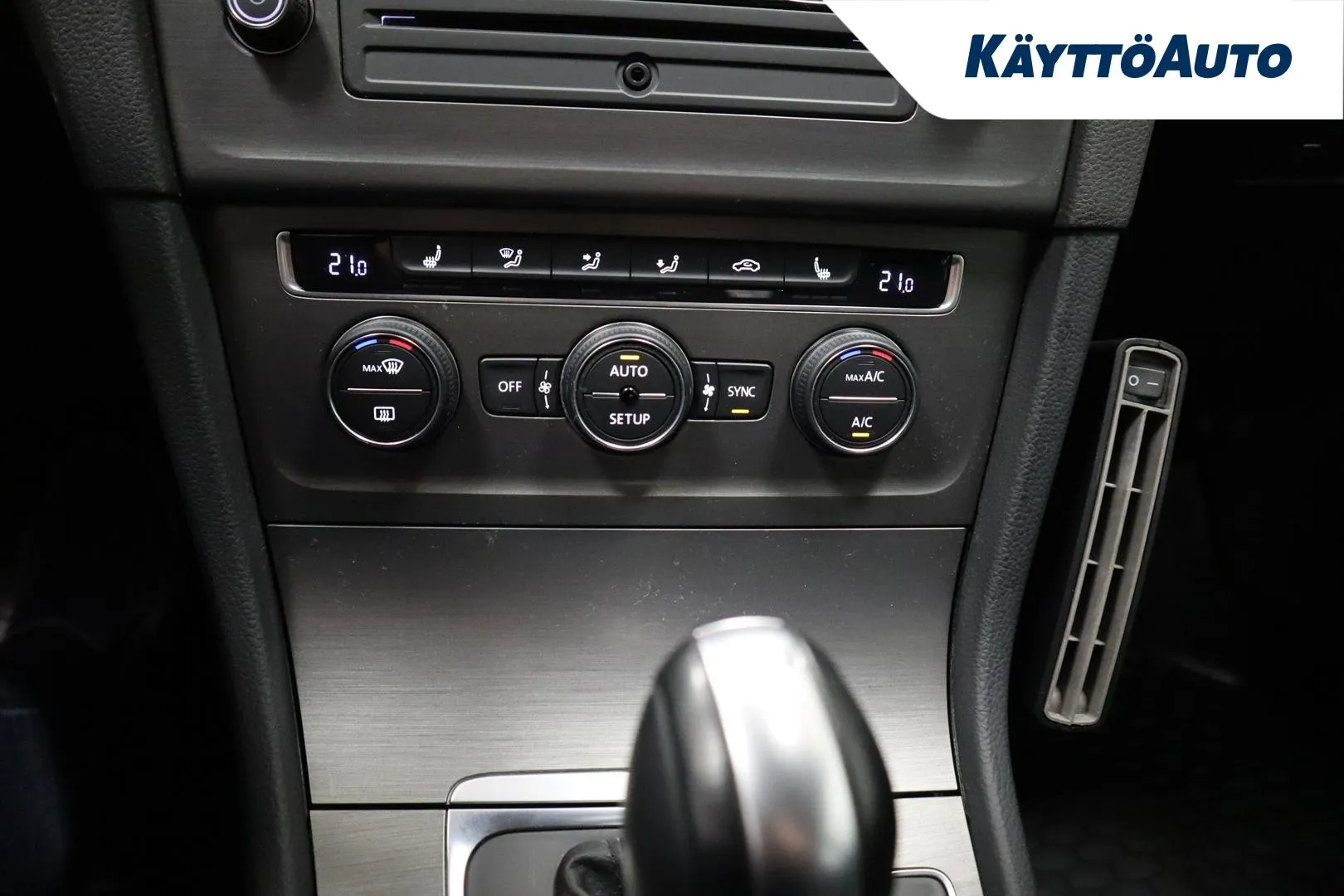 VOLKSWAGEN Golf FLA-501 carousel image