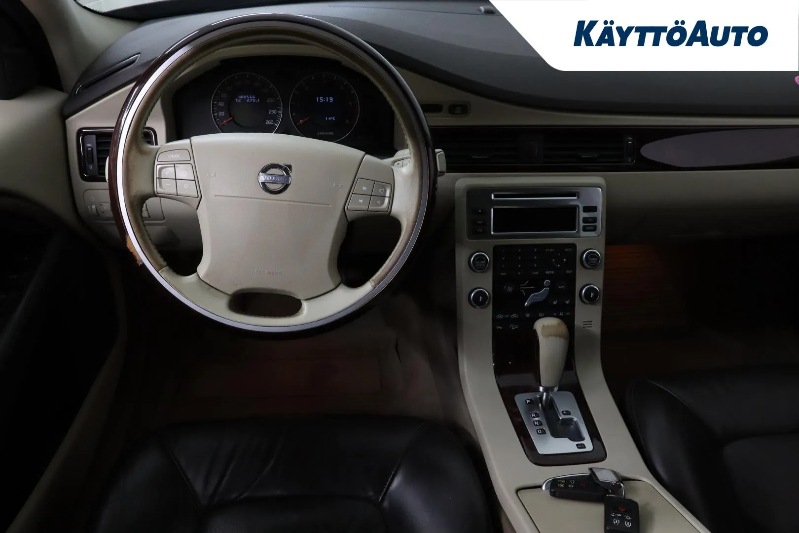 VOLVO XC70 ZZB-949 carousel image