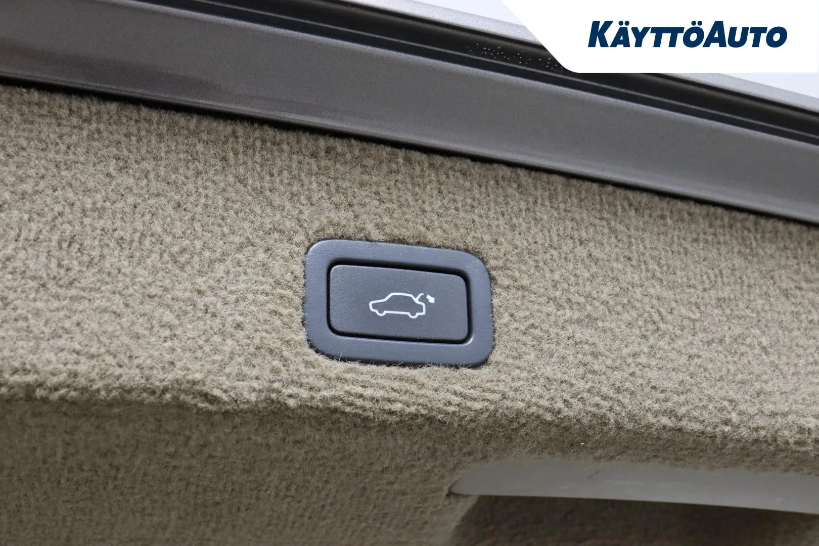 VOLVO XC70 ZZB-949 carousel image