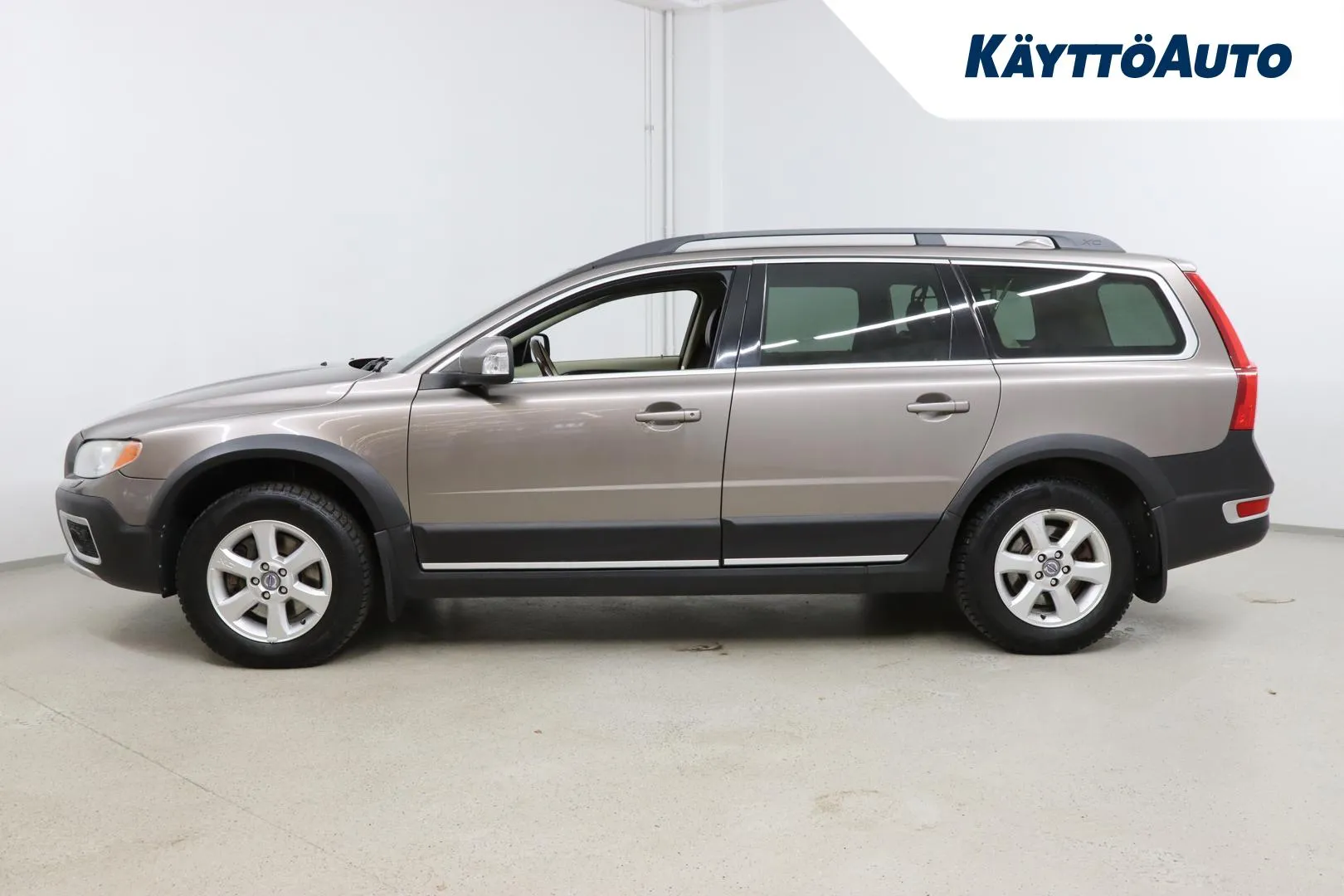 VOLVO XC70 ZZB-949 carousel image