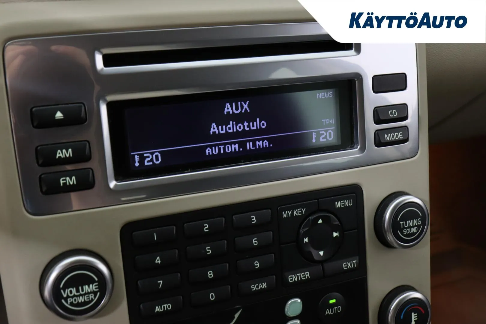 VOLVO XC70 ZZB-949 carousel image