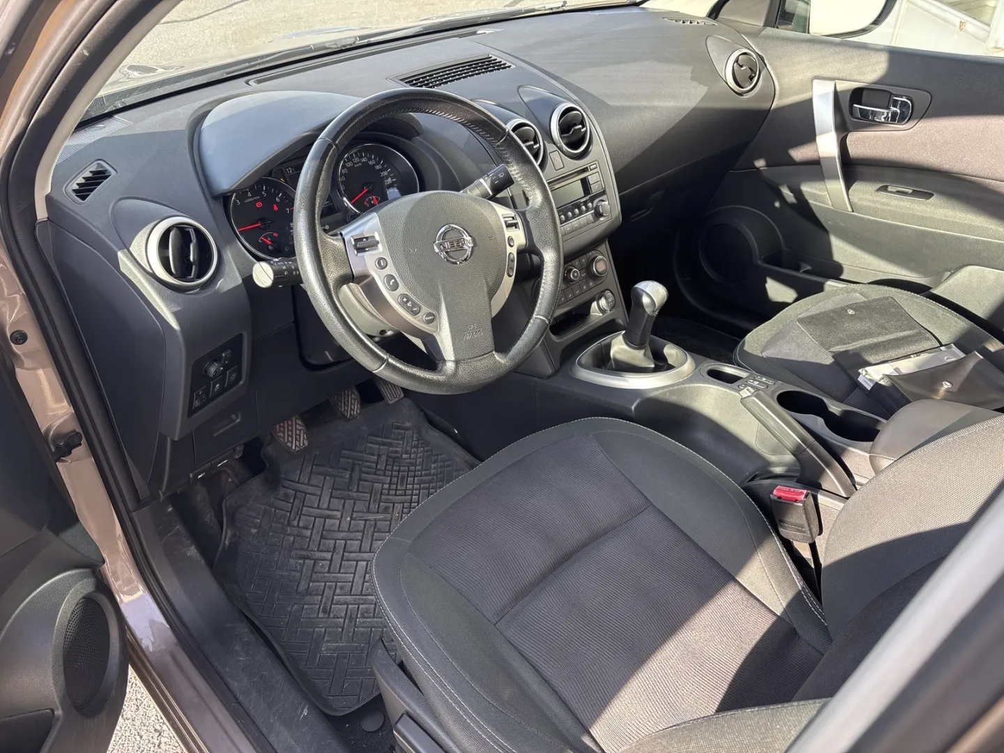 NISSAN Qashqai MLJ-305 carousel image