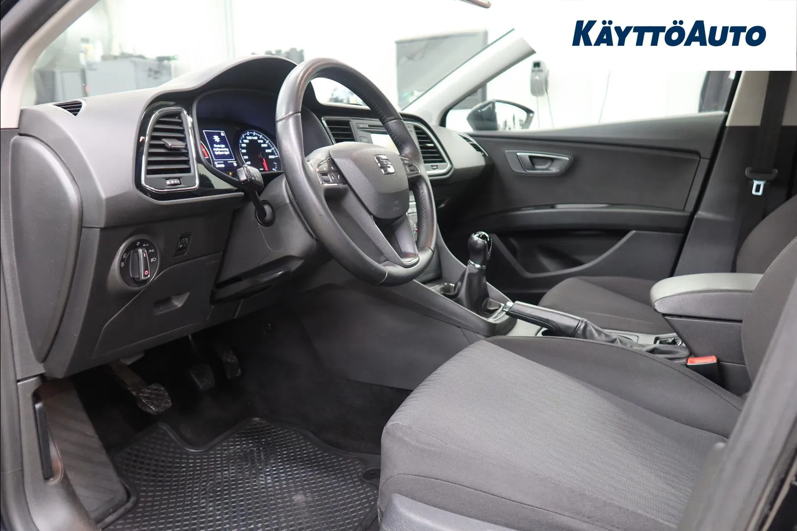 SEAT Leon VVB-606 carousel image