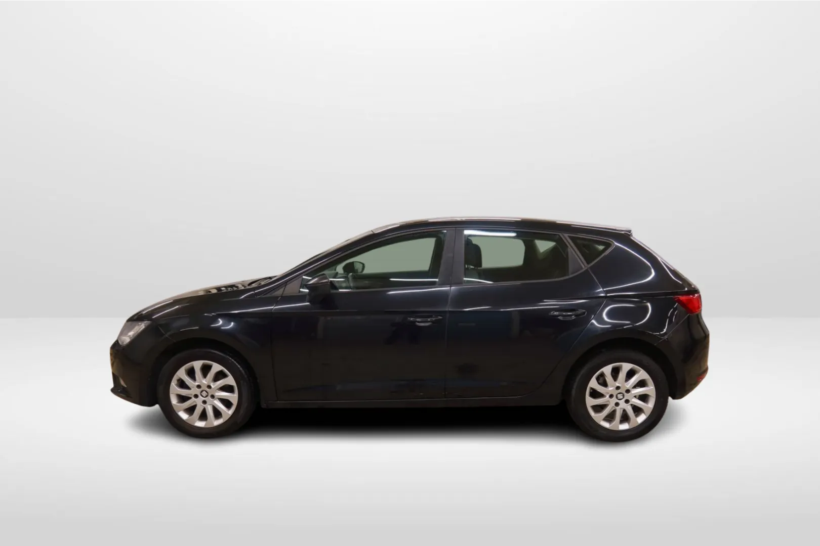 SEAT Leon VVB-606 carousel image