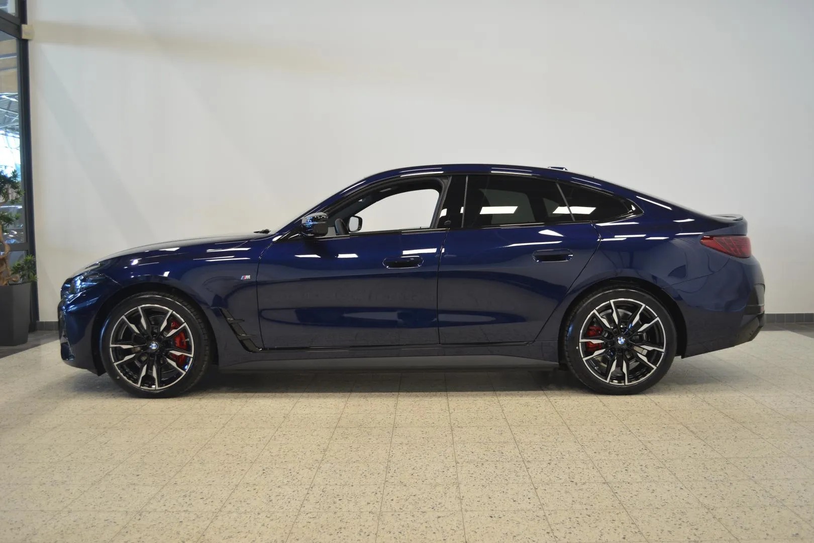 BMW i4 ISV-407 carousel image