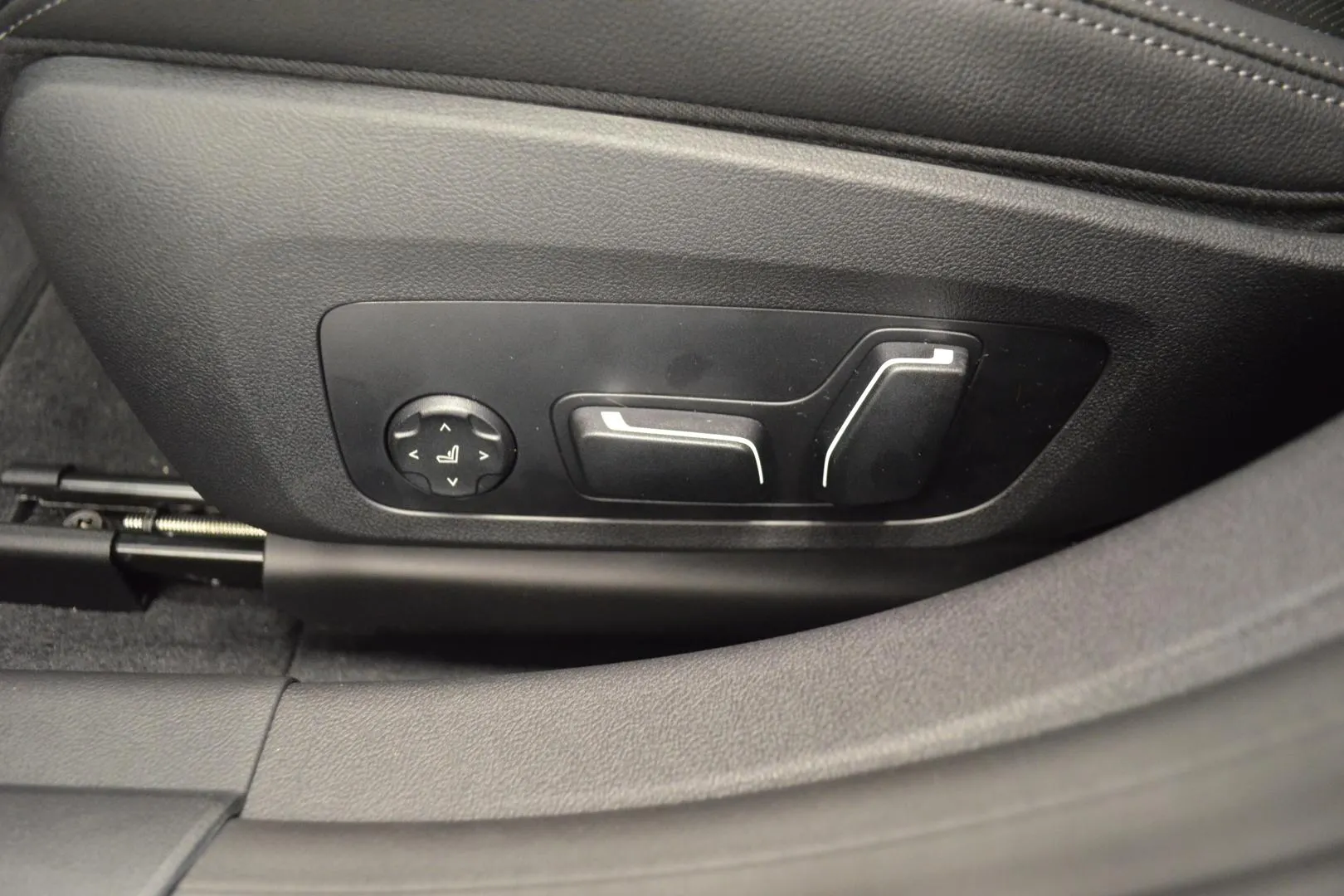 BMW i4 ISV-407 carousel image