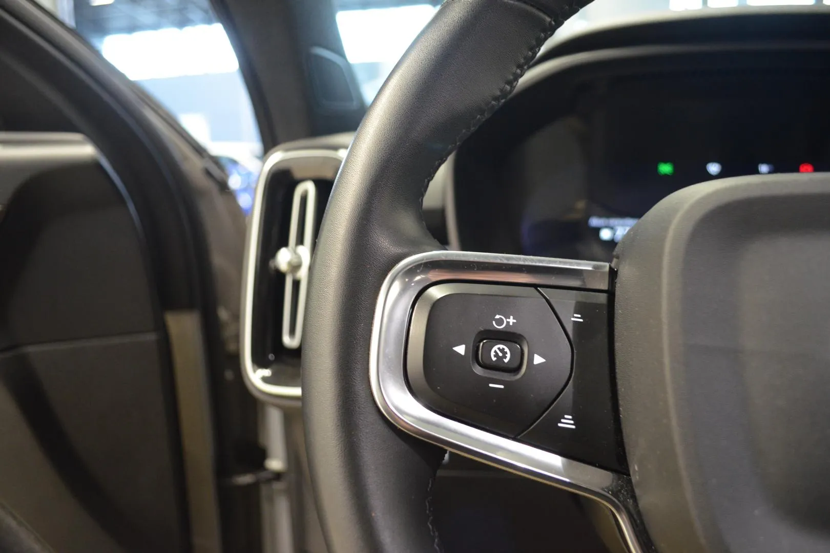 BMW i4 ISV-407 carousel image
