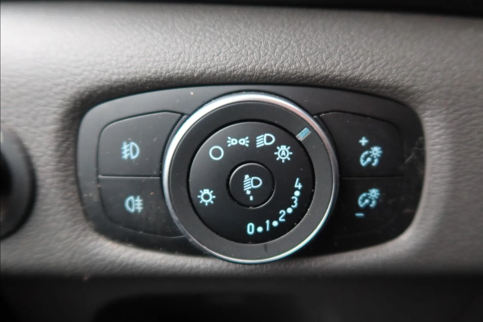 Ford Transit FPF-495 carousel image
