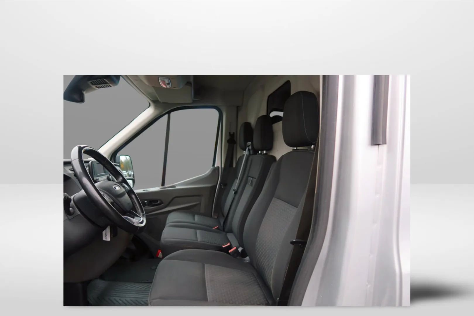 Ford Transit FPF-495 carousel image