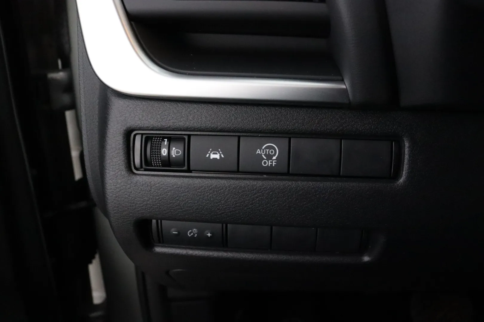 NISSAN Qashqai RVV-587 carousel image