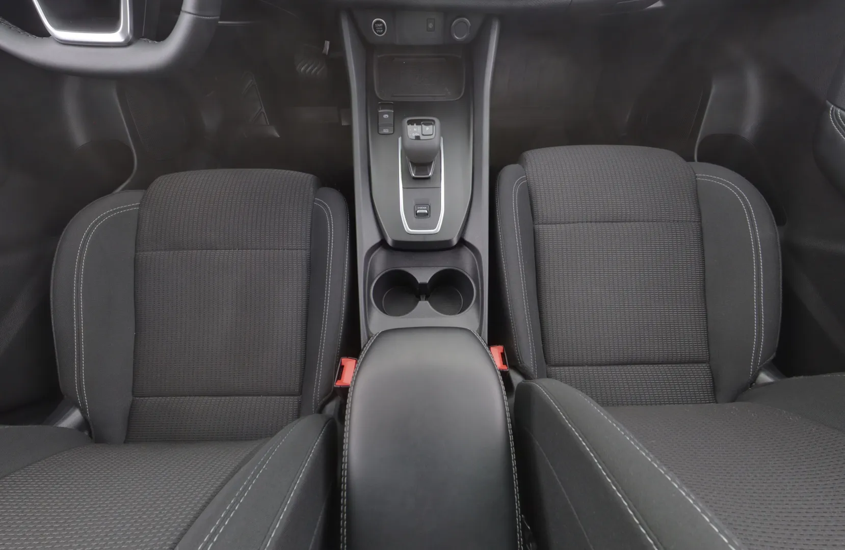 NISSAN Qashqai RVV-587 carousel image