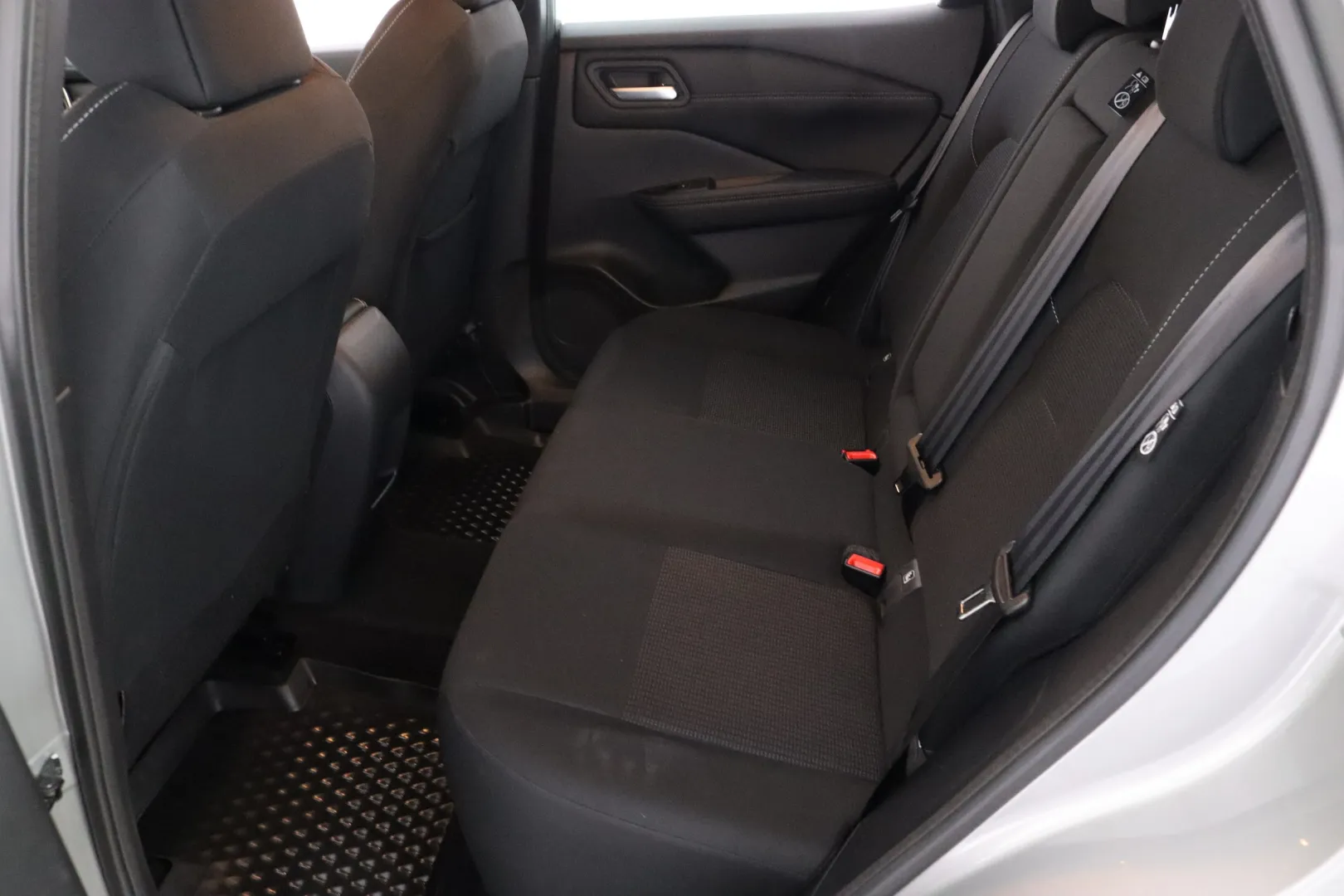 NISSAN Qashqai RVV-587 carousel image