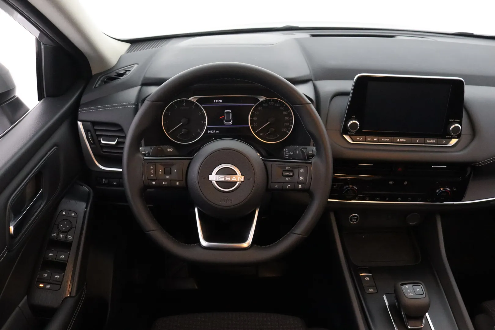 NISSAN Qashqai RVV-587 carousel image