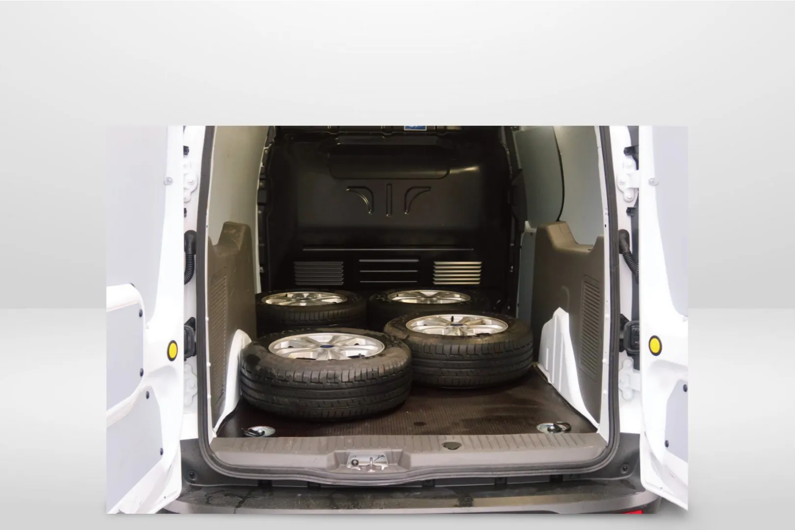 FORD Transit Connect YXS-627 carousel image