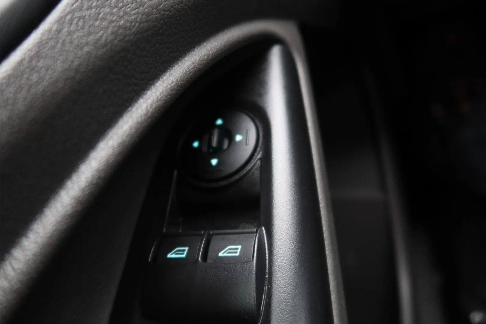 FORD Transit Connect YXS-627 carousel image