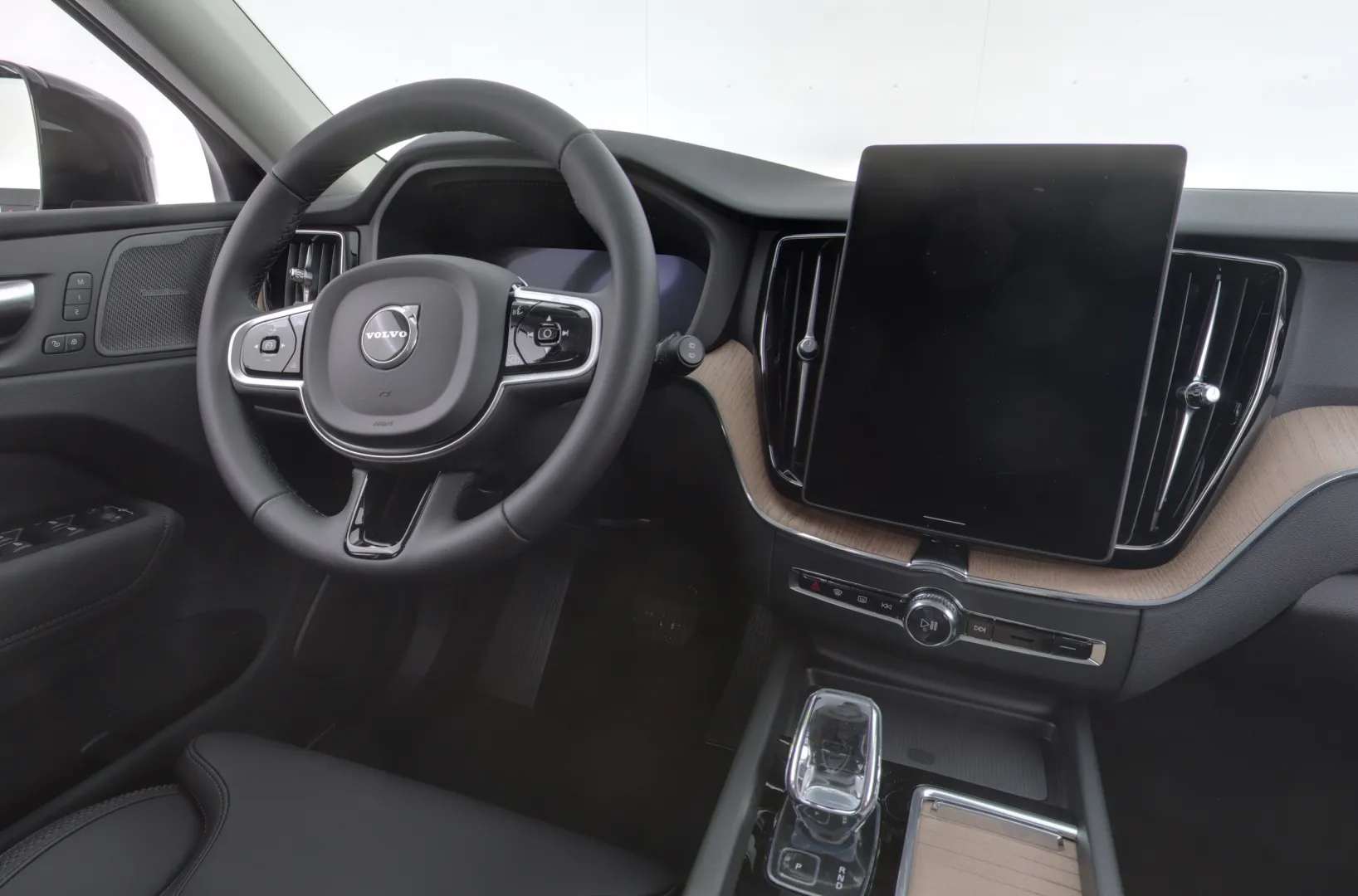 Volvo XC60 ISV-561 carousel image