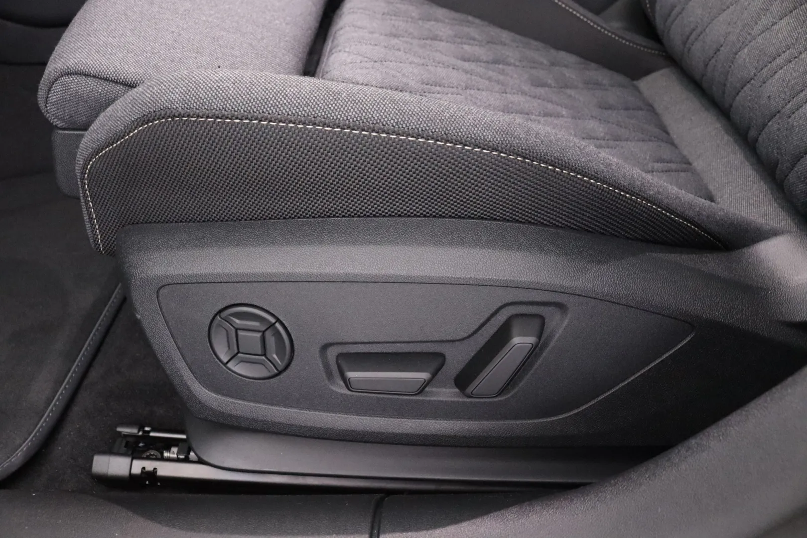 Audi A5 JOM-621 carousel image