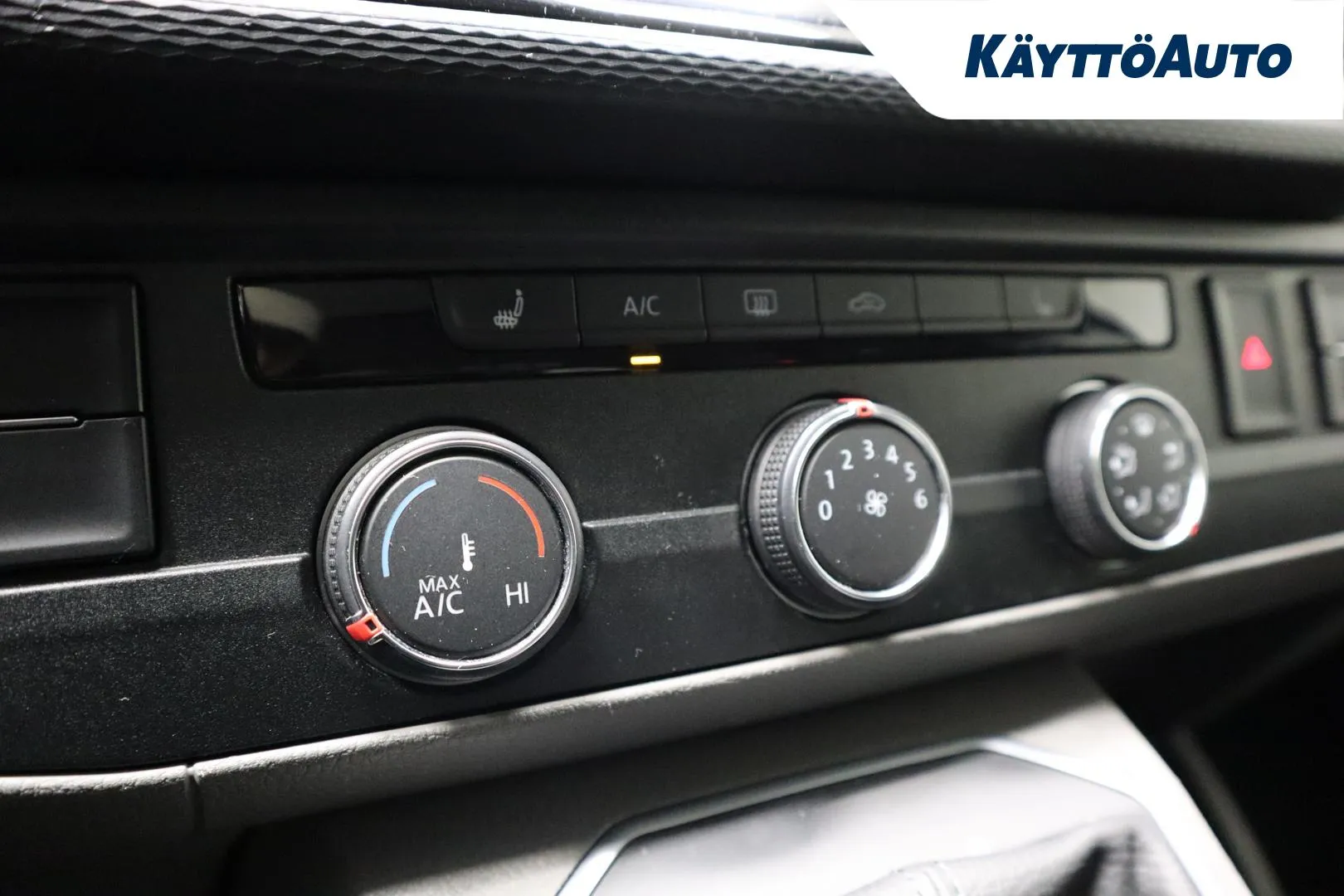 VOLKSWAGEN Transporter ZNC-377 carousel image