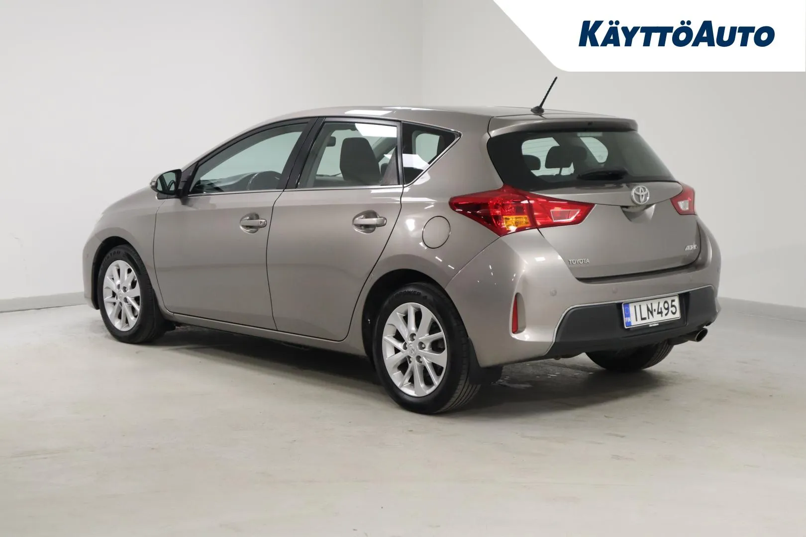 Toyota Auris ILN-495 carousel image